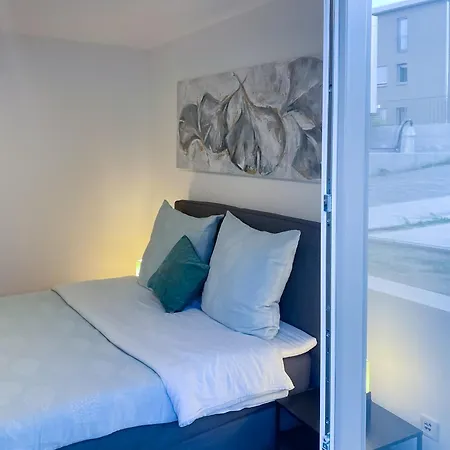 4-zimmer Wohnung, Zentral Fraenkische Schweiz, Neubau, Parkplatz, 3 Sz, 2 Bz, Grosse Terrasse Apartamento