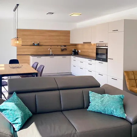 4-zimmer Wohnung, Zentral Fraenkische Schweiz, Neubau, Parkplatz, 3 Sz, 2 Bz, Grosse Terrasse * Ebermannstadt